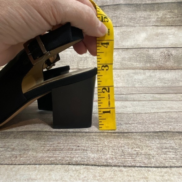 Womens Salvatore Ferragamo Black Buckled Slingback Heels Size 7.5 4A (narrow) - Picture 12 of 13